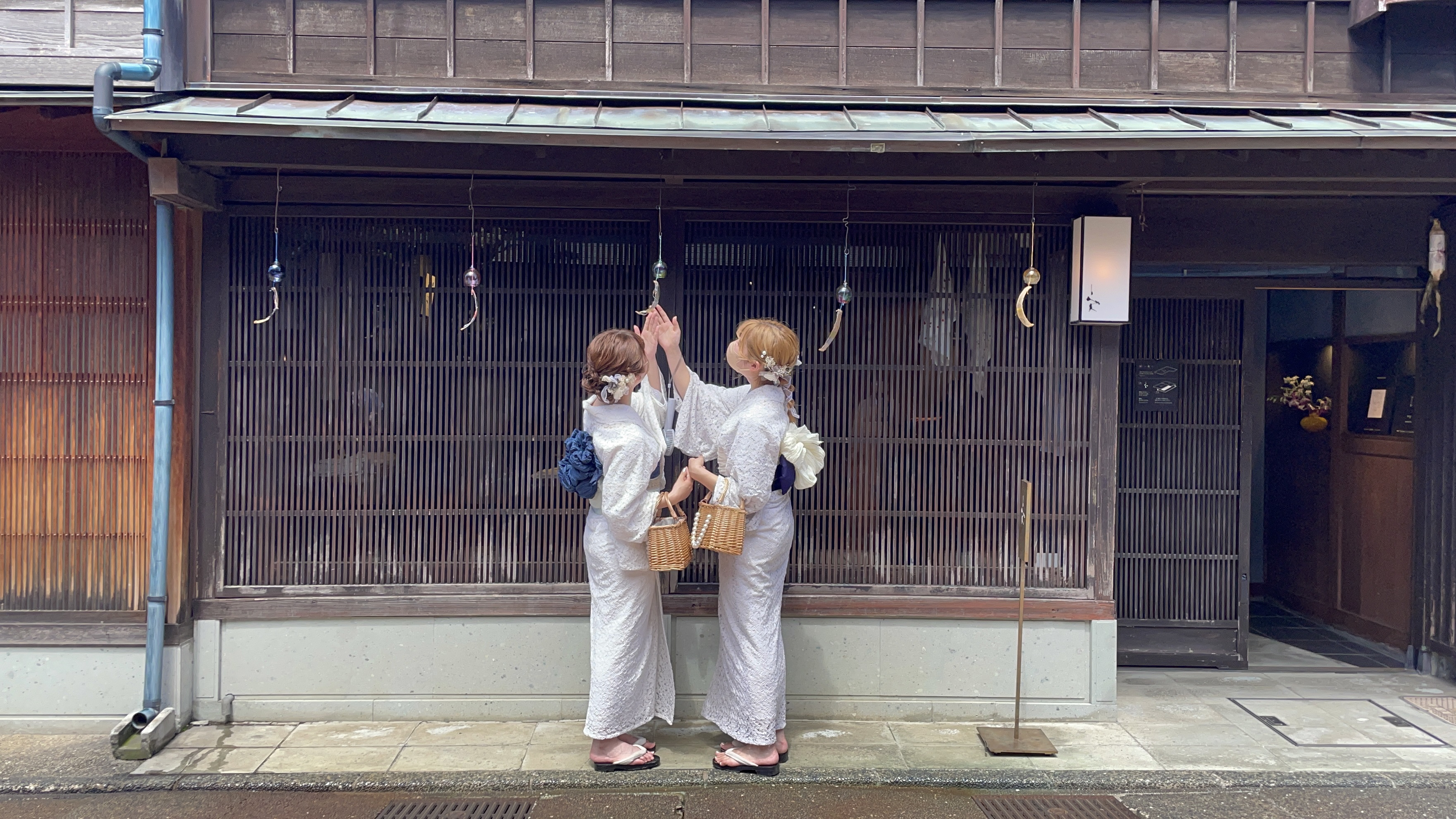 レース浴衣で双子コーデ